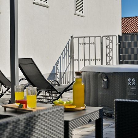 Luxury Apartment With Garden Jacuzzi And Wellness Τρογκίρ Εξωτερικό φωτογραφία