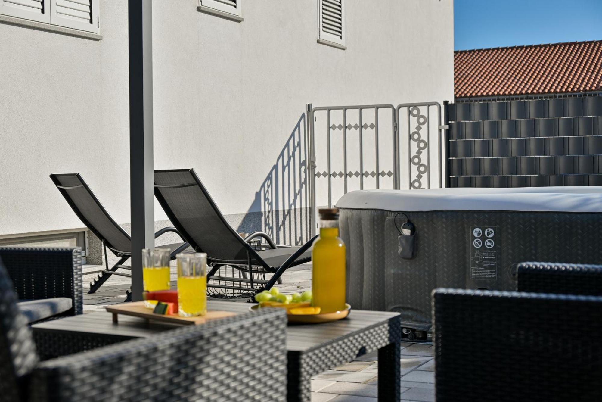 Luxury Apartment With Garden Jacuzzi And Wellness Τρογκίρ Εξωτερικό φωτογραφία