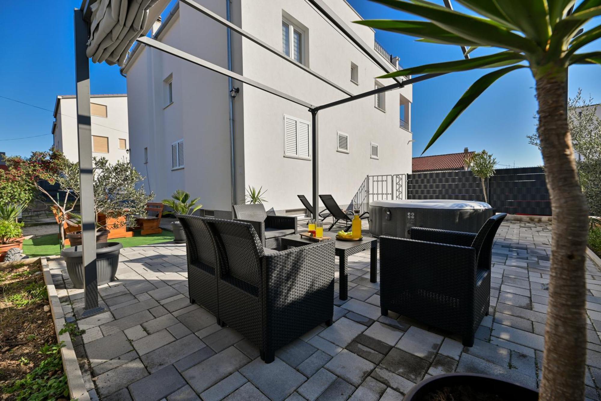 Luxury Apartment With Garden Jacuzzi And Wellness Τρογκίρ Εξωτερικό φωτογραφία