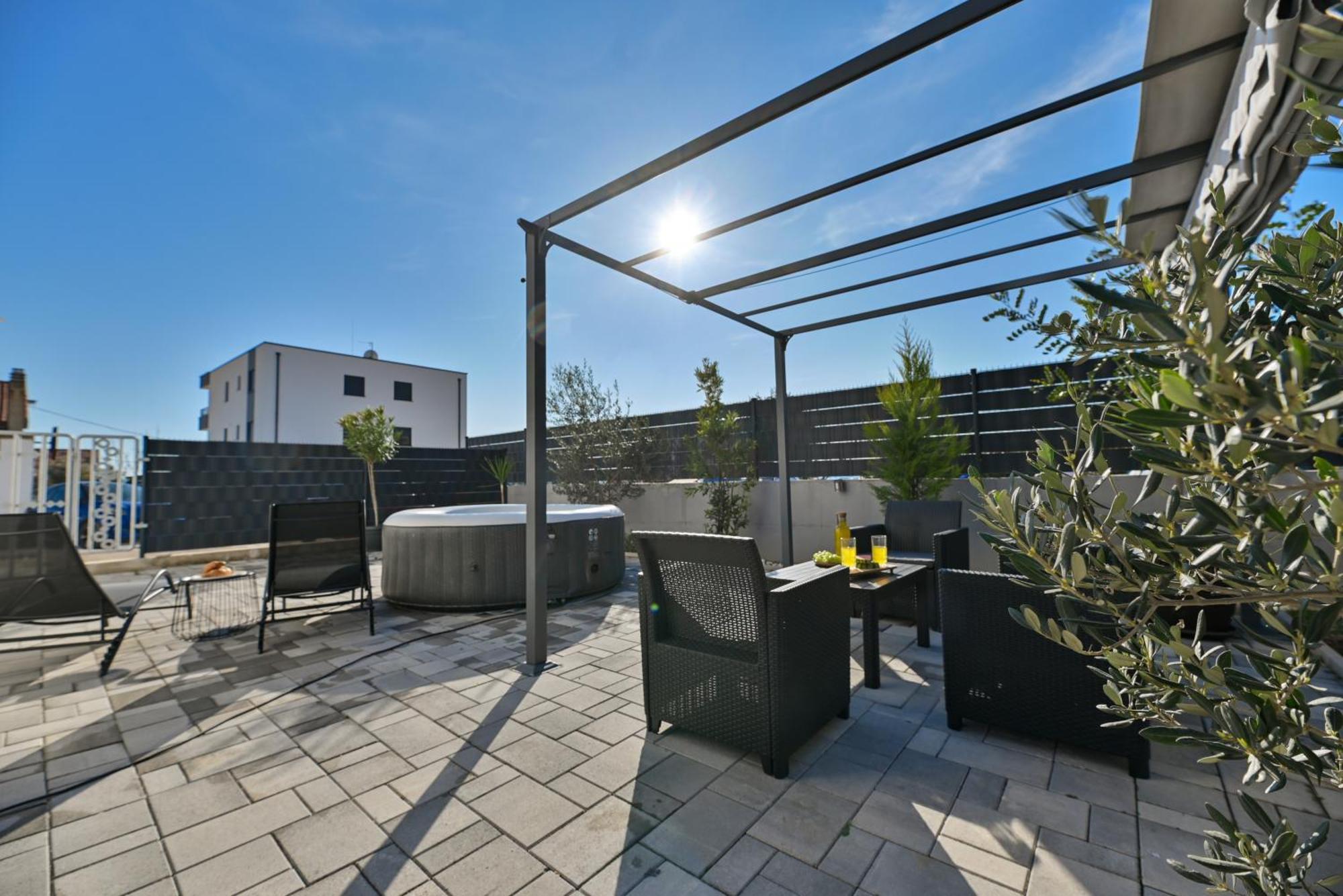 Luxury Apartment With Garden Jacuzzi And Wellness Τρογκίρ Εξωτερικό φωτογραφία