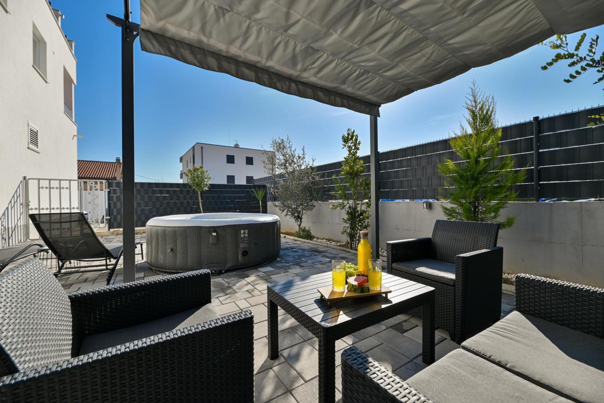 Luxury Apartment With Garden Jacuzzi And Wellness Τρογκίρ Εξωτερικό φωτογραφία