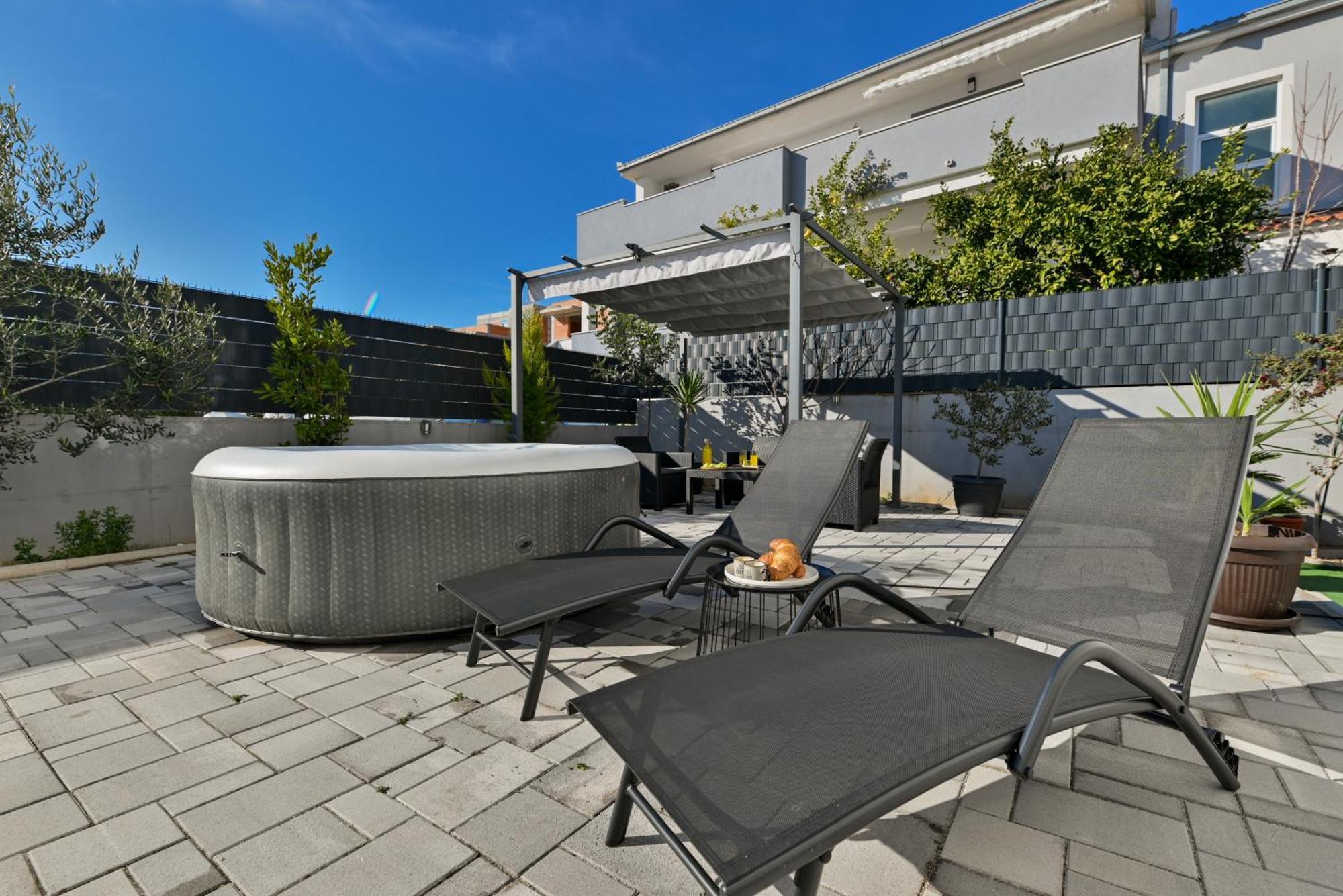 Luxury Apartment With Garden Jacuzzi And Wellness Τρογκίρ Εξωτερικό φωτογραφία